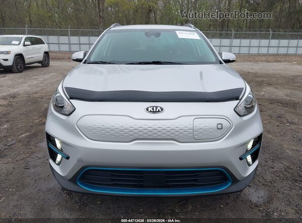 KNDCE3LG0L5037582 2020 KIA NIRO EV Silver Widok wnętrza z tyłu
