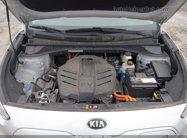 KNDCE3LG0L5037582 2020 KIA NIRO EV Silver Widok z tyłu