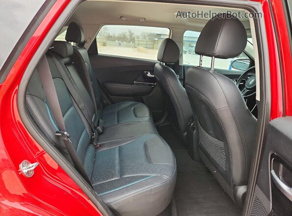 KNDCE3LG7M5099174 2021 KIA NIRO Maroon Вид задньої частини салону