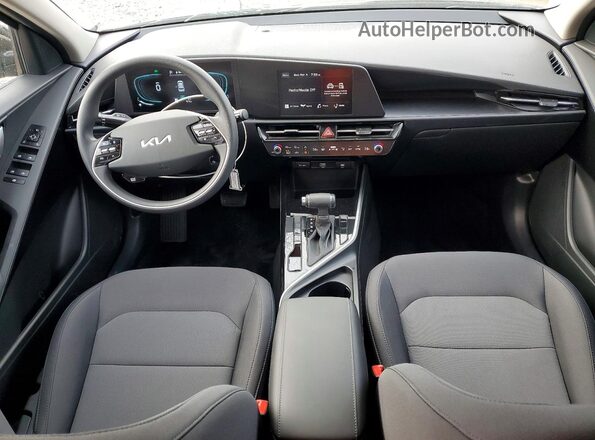 KNDCP3LE0T5332500 2026 KIA NIRO Black Вид панелі приладів