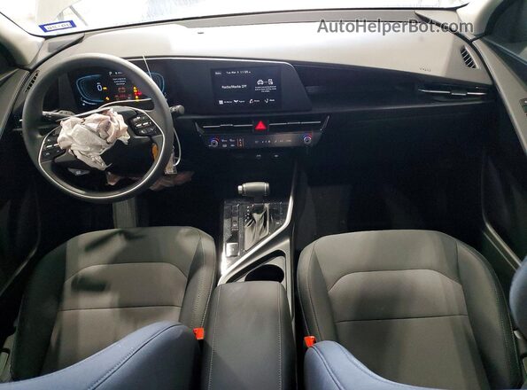 KNDCP3LE1T5327306 2026 KIA NIRO Серый Вид панели приборов