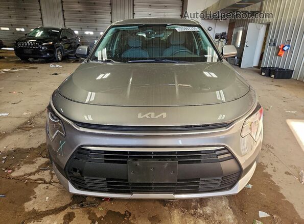 KNDCP3LE2P5065186 2023 KIA NIRO Silver Front view