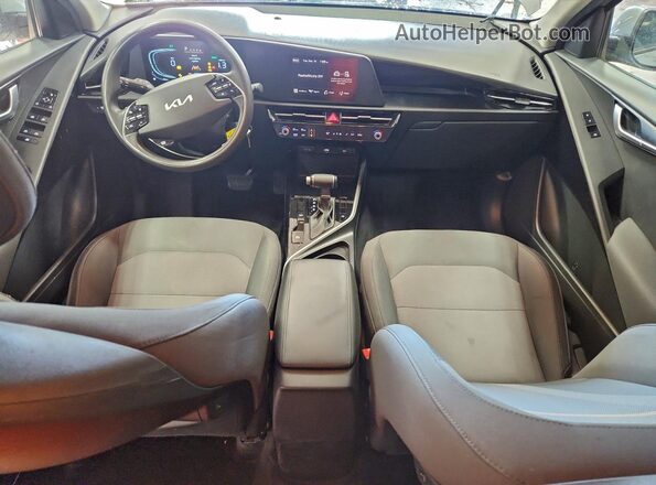KNDCP3LE2P5065186 2023 KIA NIRO Silver Dashboard view