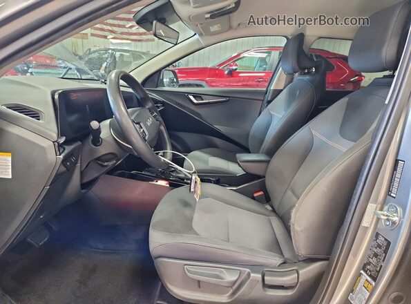 KNDCP3LE2P5065186 2023 KIA NIRO Silver Front interior view