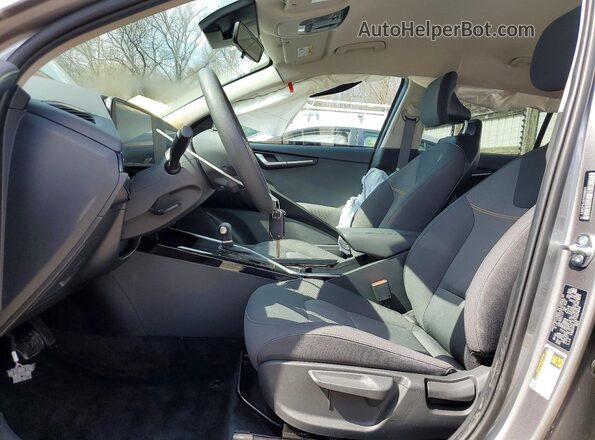 KNDCP3LE5T5326840 2026 KIA NIRO Gray Widok wnętrza z przodu