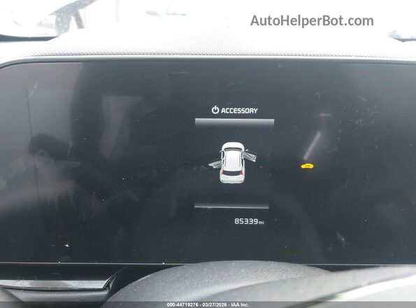 KNDCR3LE0P5036358 2023 KIA NIRO Silver Widok tylnych siedzeń
