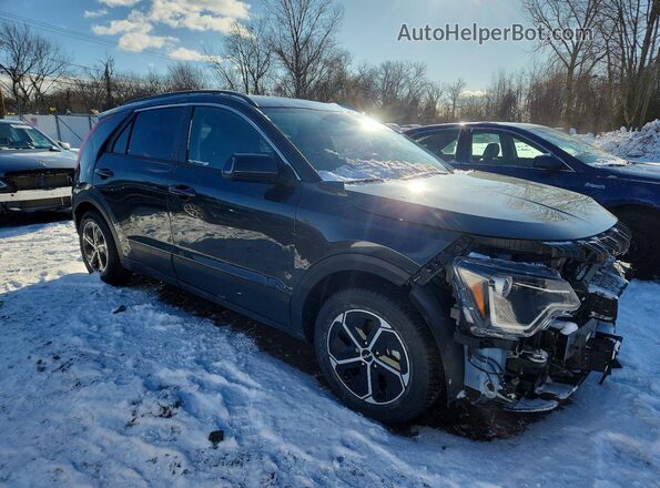 KNDCR3LE6P5051379 2023 KIA NIRO Gray Przód prawy