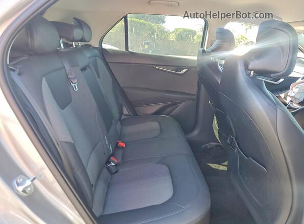 KNDCR3LE6S5273350 2025 KIA NIRO Gray Widok wnętrza z tyłu