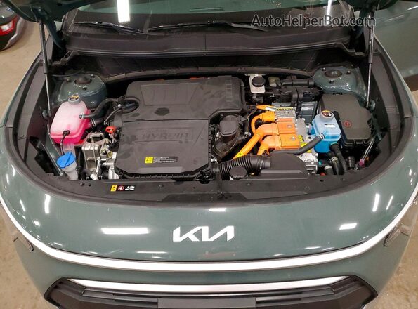 KNDCS3LF0S5284132 2025 KIA NIRO Gray Vista del compartimento del motor