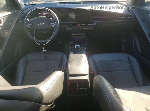 KNDCS3LF6P5067238 2023 KIA NIRO Зеленый Вид панели приборов