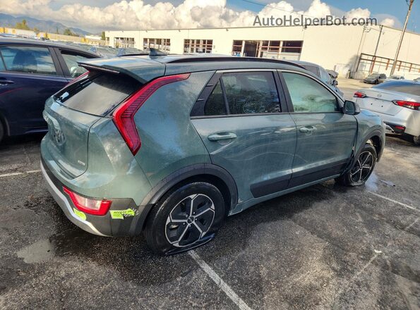 KNDCS3LF6P5067238 2023 KIA NIRO Зеленый 