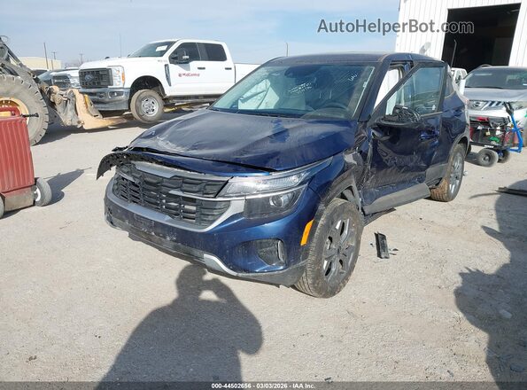 KNDEPCAA4T7875328 2026 KIA SELTOS Blue წინა მარცხენა ხედი სამი მეოთხედიდან
