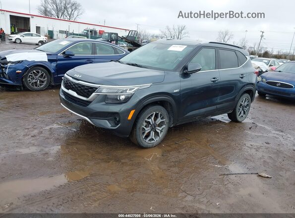 KNDERCAA3P7467953 2023 KIA SELTOS Gray Vista tres cuartos delantera izquierda
