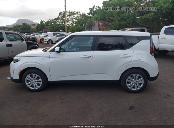 KNDJ23AU5S7941343 2025 KIA SOUL White 360 interior view