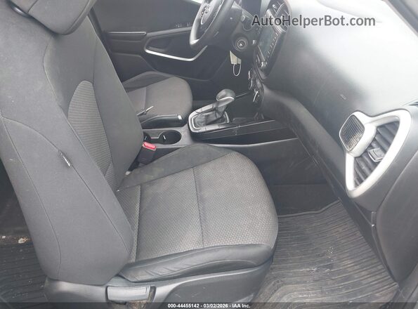 KNDJ23AU9L7736190 2020 KIA SOUL Champagne Front interior view