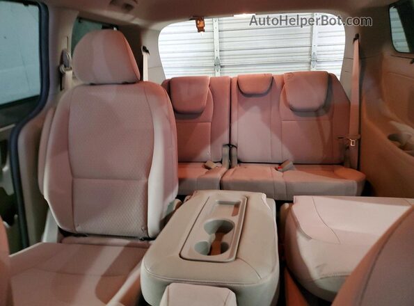 KNDMB5C14G6189806 2016 KIA SEDONA White Հետևի նստատեղերի տեսք