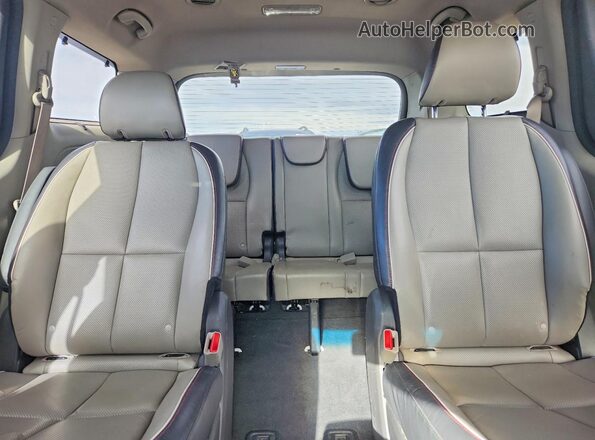 KNDMB5C15H6339181 2017 KIA SEDONA White Vista de los asientos traseros