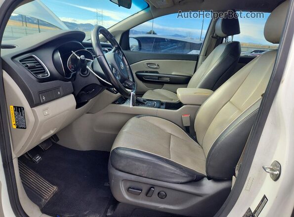 KNDMB5C15H6339181 2017 KIA SEDONA White Vista interior delantera