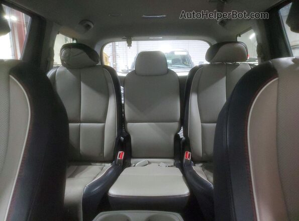 KNDMB5C17M6673335 2021 KIA SEDONA Charcoal Vista de los asientos traseros