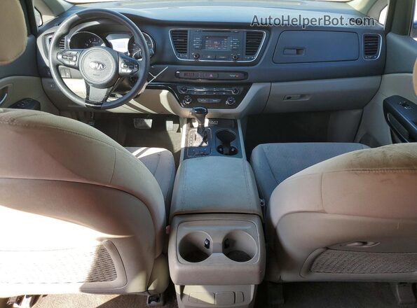 KNDMB5C1XG6179796 2016 KIA SEDONA Silver Widok deski rozdzielczej