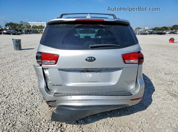 KNDMB5C1XG6179796 2016 KIA SEDONA Silver Widok z tyłu