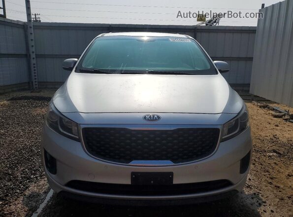 KNDMB5C1XH6267717 2017 KIA SEDONA Серебряный Вид спереди