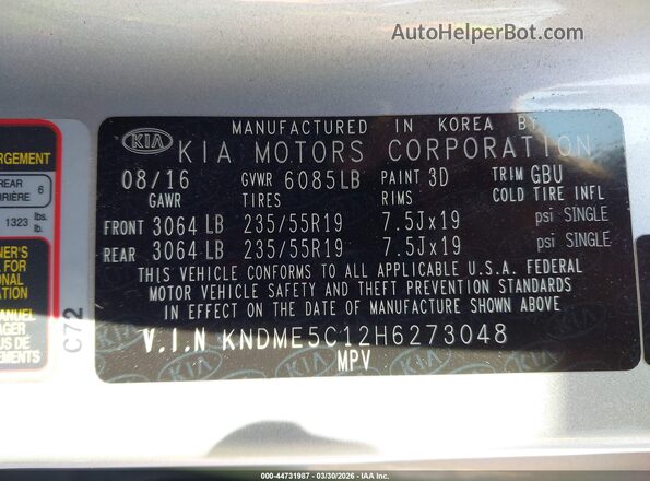 KNDME5C12H6273048 2017 KIA SEDONA Silver Widok komory silnika