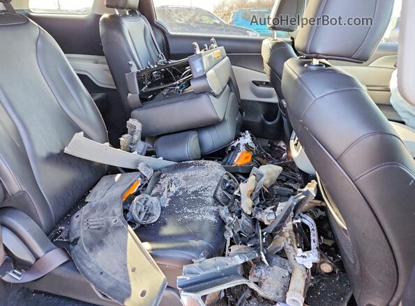 KNDNB4H31P6213729 2023 KIA CARNIVAL Black Rear interior view