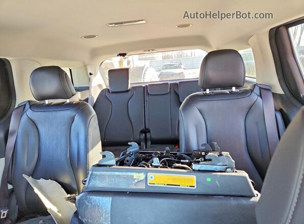 KNDNB4H31P6213729 2023 KIA CARNIVAL Black Rear seats view