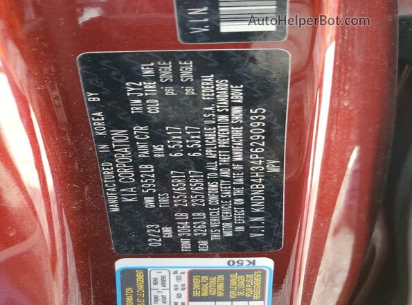 KNDNB4H34P6290935 2023 KIA CARNIVAL Red VIN კოდის სტიკერის ხედი