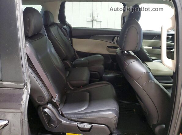 KNDNB4H36R6448310 2024 KIA CARNIVAL Gray Սալոնի հետևի տեսք
