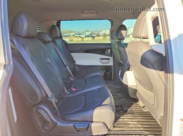 KNDNC5H30R6431909 2024 KIA CARNIVAL White Vista interior trasera