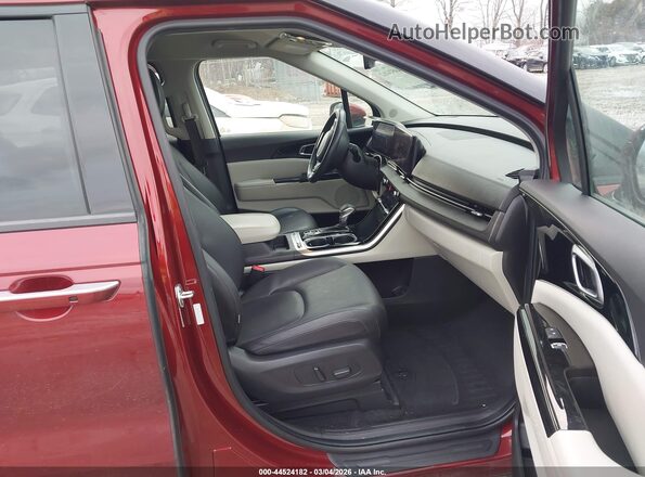KNDNE5H30P6273515 2023 KIA CARNIVAL MPV Красный Вид салона спереди