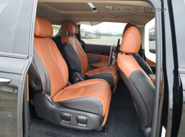 KNDNE5H33N6147078 2022 KIA CARNIVAL Black Rear interior view