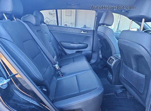 KNDP6CAC0N7975782 2022 KIA SPORTAGE Black Вид задньої частини салону