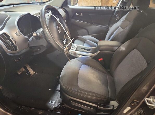 KNDPBCAC7G7803618 2016 KIA SPORTAGE Gray Front interior view