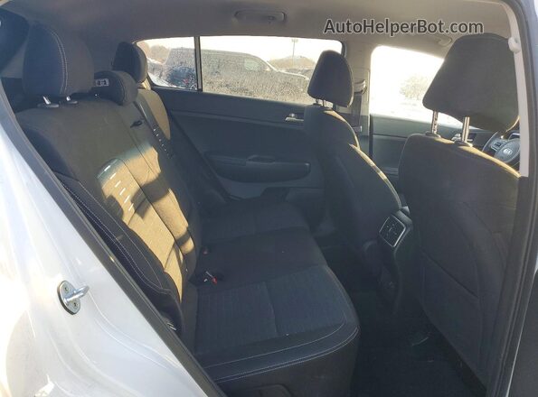 KNDPM3AC3J7330737 2018 KIA SPORTAGE White Вид задньої частини салону