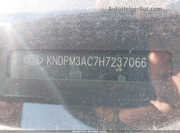 KNDPM3AC7H7237066 2017 KIA SPORTAGE White Vista del compartimento del motor