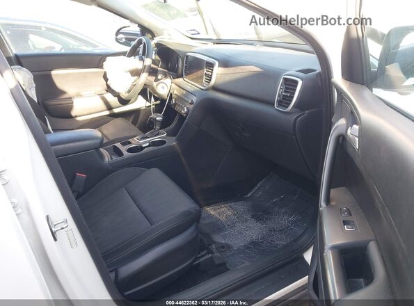 KNDPMCAC0M7943516 2021 KIA SPORTAGE White 