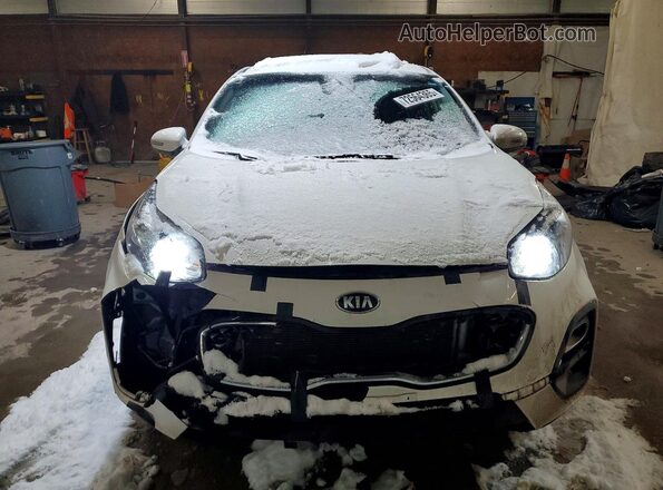 KNDPMCAC1M7862444 2021 KIA SPORTAGE Белый Вид спереди