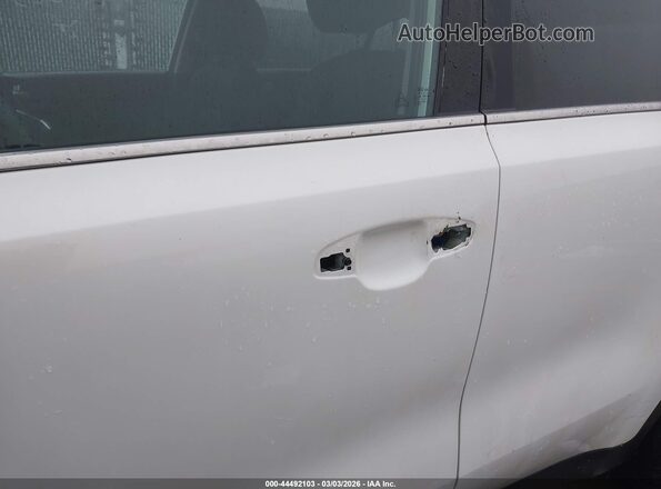KNDPMCAC8M7933610 2021 KIA SPORTAGE Белый 