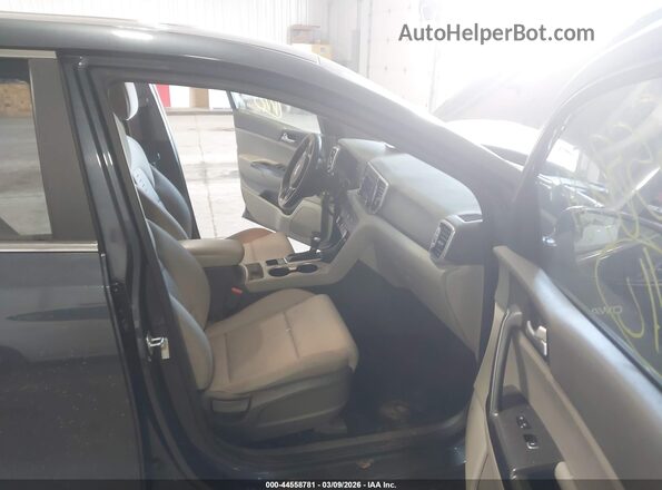 KNDPMCAC9J7326871 2018 KIA SPORTAGE Blue Вид салону спереду