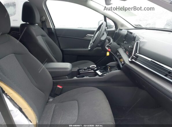 KNDPUCAG7P7047818 2023 KIA SPORTAGE HYBRID Silver Widok wnętrza z przodu