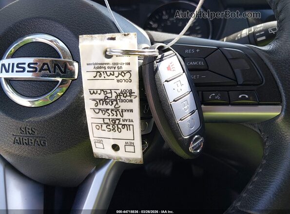 KNMAT2MT2HP557278 2017 NISSAN ROGUE Blue Widok deski rozdzielczej