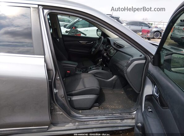 KNMAT2MT2JP582588 2018 NISSAN ROGUE Gray Вид салону спереду
