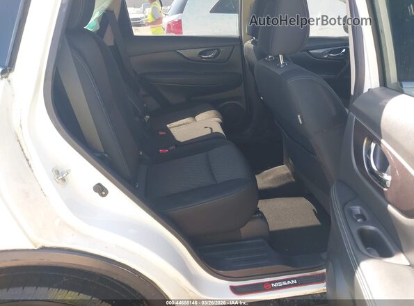 KNMAT2MT3JP559532 2018 NISSAN ROGUE White 