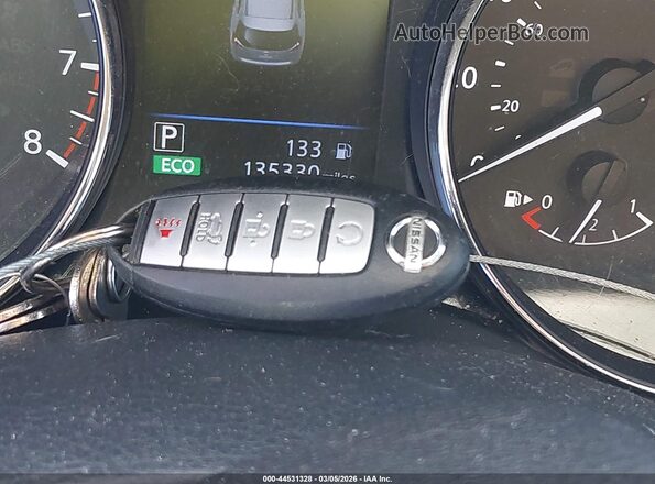 KNMAT2MT6JP520580 2018 NISSAN ROGUE Gray Widok deski rozdzielczej