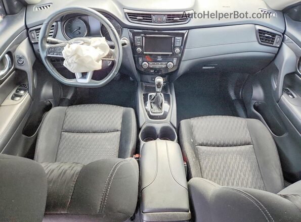 KNMAT2MT6JP564661 2018 NISSAN ROGUE Silver Widok deski rozdzielczej