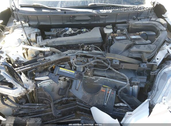 KNMAT2MT7GP718450 2016 NISSAN ROGUE Silver Rear view