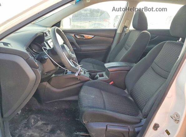 KNMAT2MV0HP599725 2017 NISSAN ROGUE White Front interior view